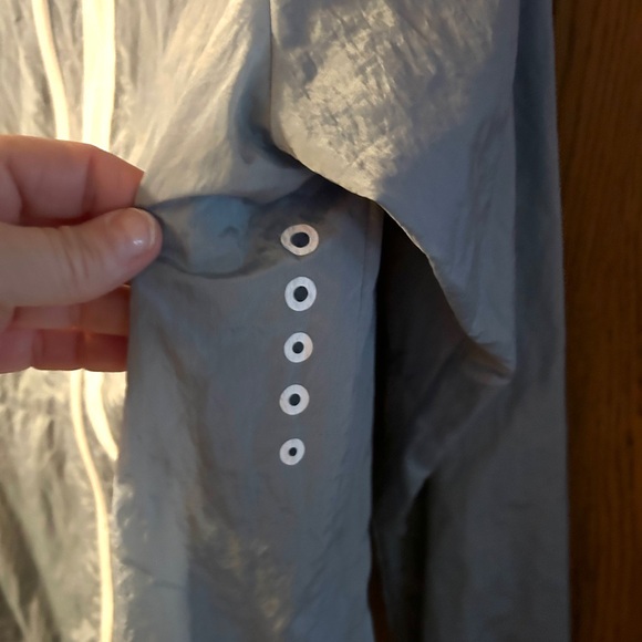 Nike Ladies Windbreaker Grey - Picture 4 of 10